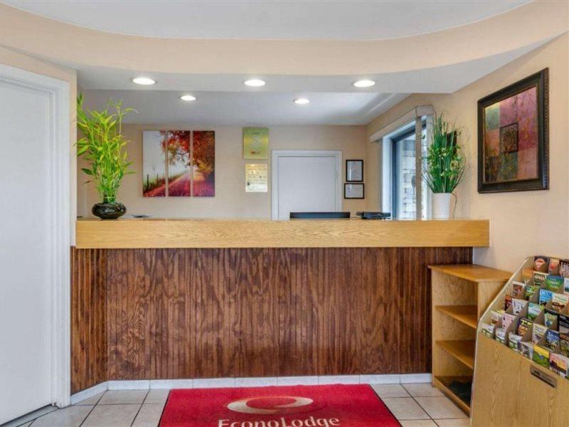 Econo Lodge Civic Center Roanoke Eksteriør billede