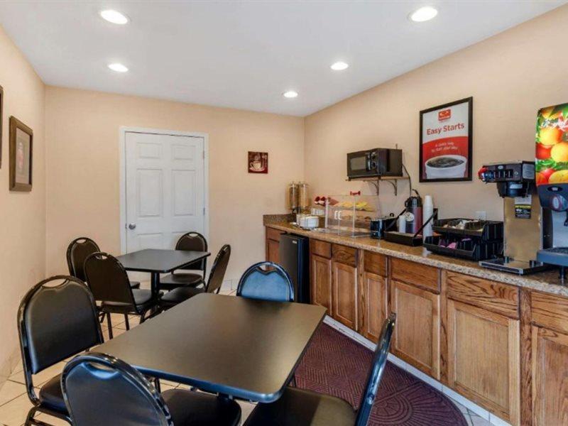 Econo Lodge Civic Center Roanoke Eksteriør billede